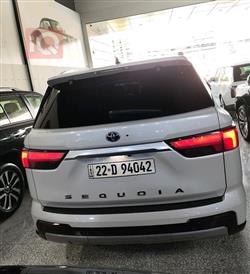 Toyota Sequoia
